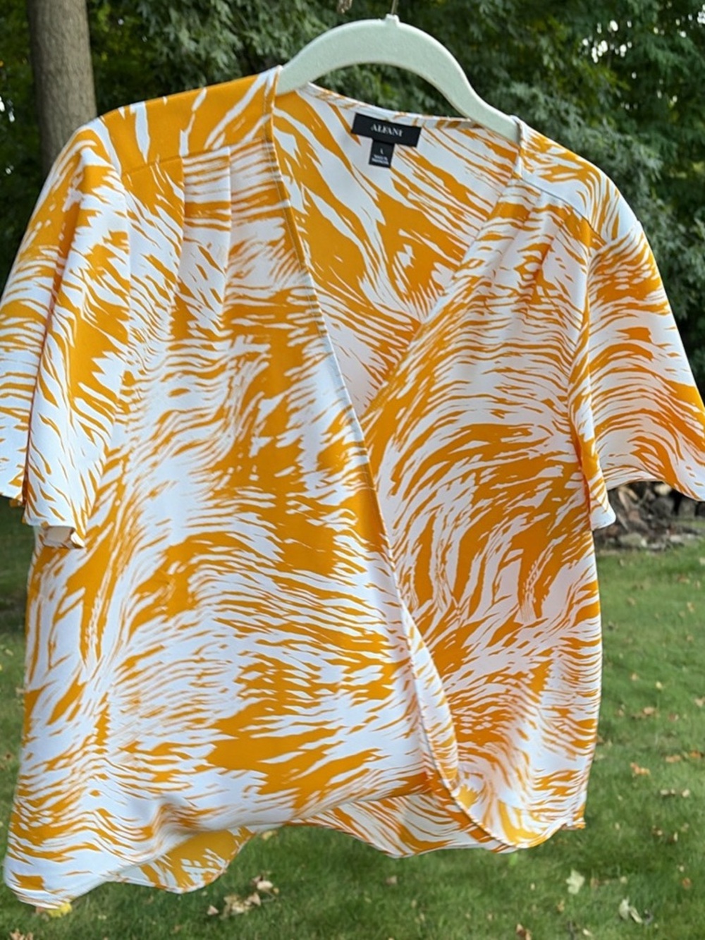 Cute Alfani women’s top.  Size L